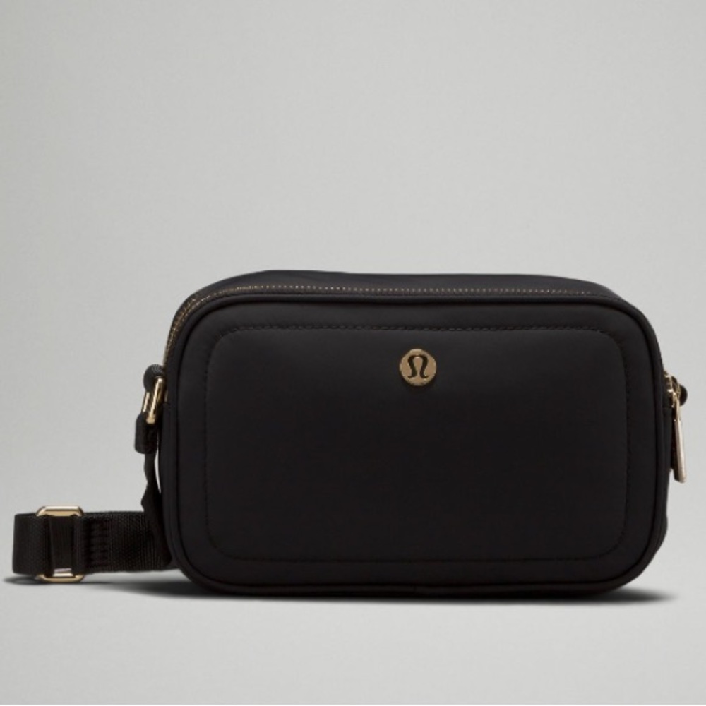 Lululemon Black Crossbody Camera Bag 2L